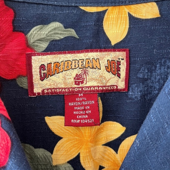 Caribbean Joe Sz M Hawaiian Shirt Blue Red Floral Aloha Button Up Short Sleeve - Picture 2 of 7
